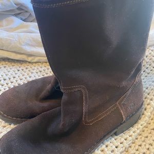 Born suede boots/pull on